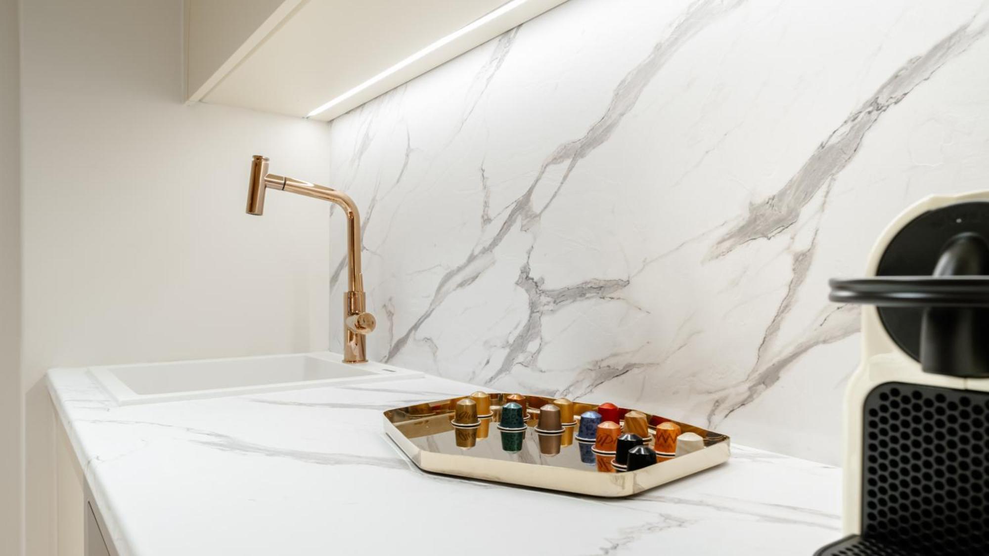 Dion Luxury Suites Atina Dış mekan fotoğraf
